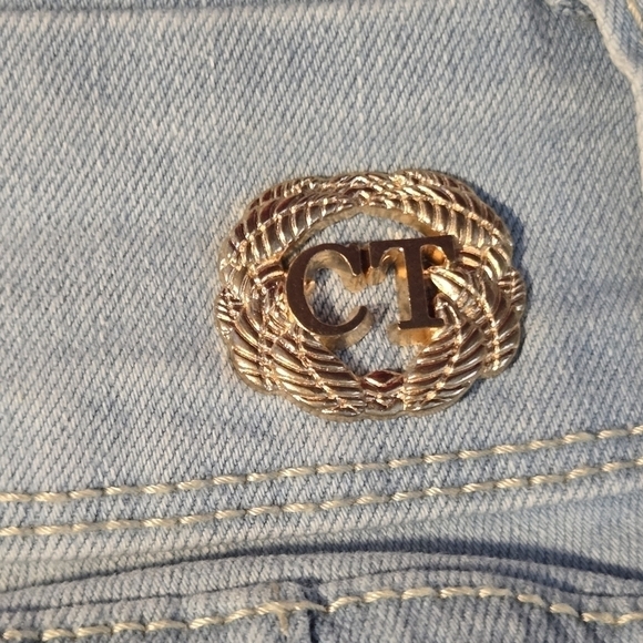 CUTIE PIE Women's Light Wash Stretchy Skinny Distressed Denim Jeans Size 11 - Picture 6 of 9